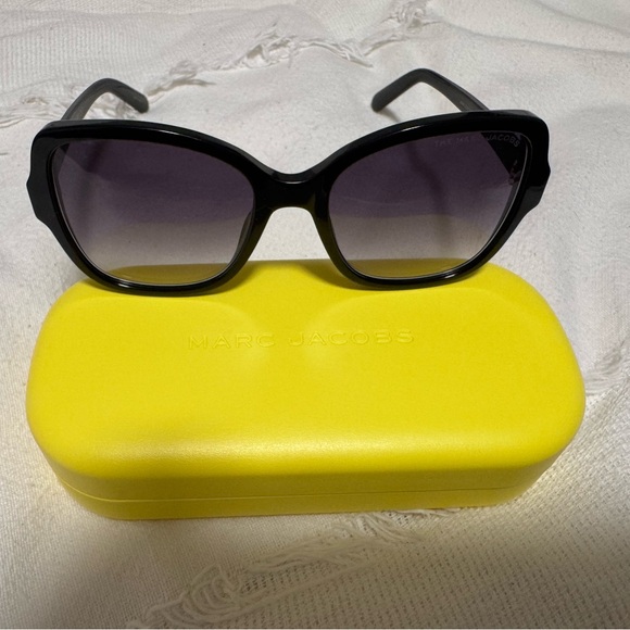 Marc Jacobs Black Sunglasses - Picture 6 of 6